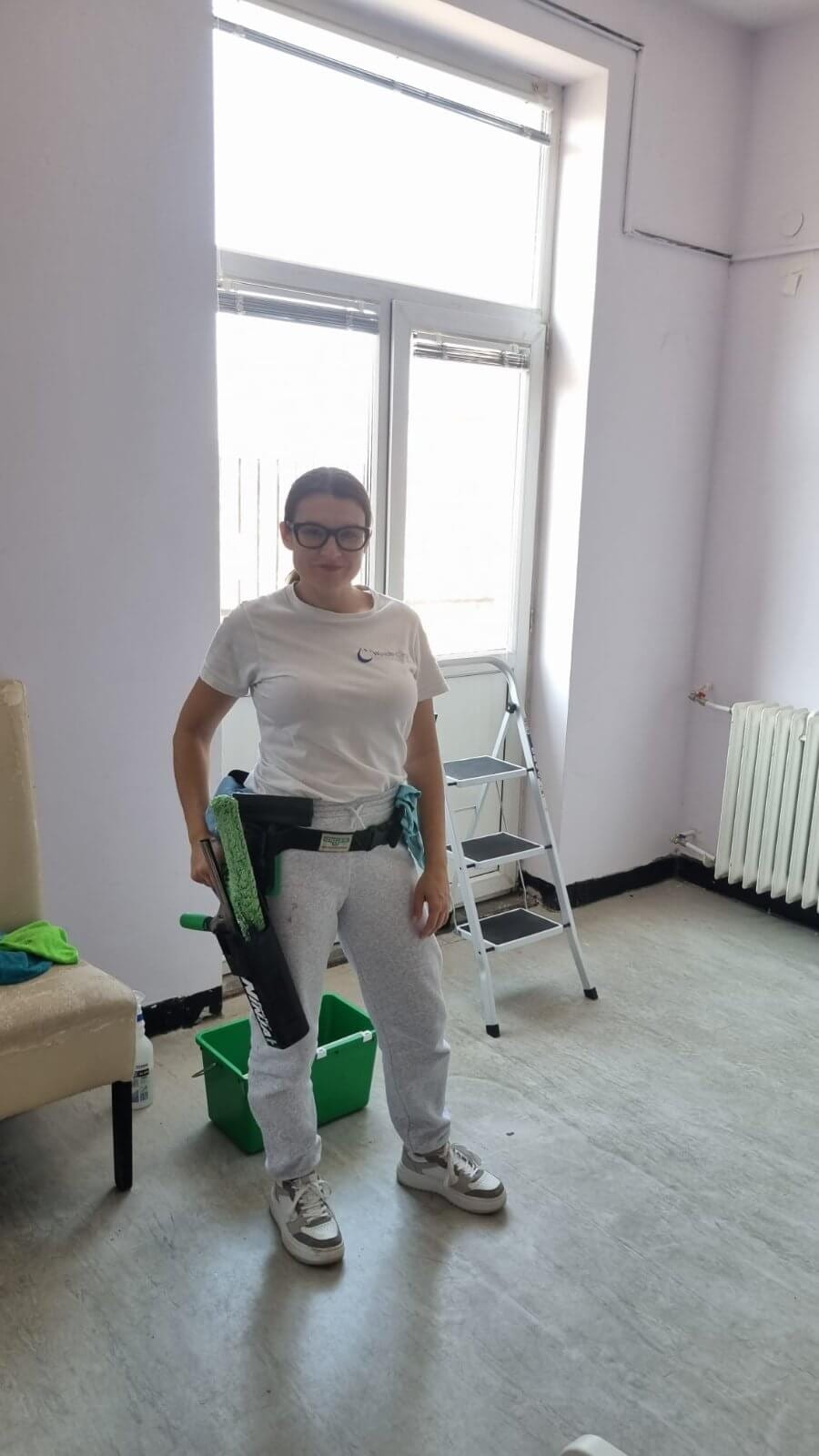Прецизно обезмасляване и почистване на кухненски уреди и шкафове