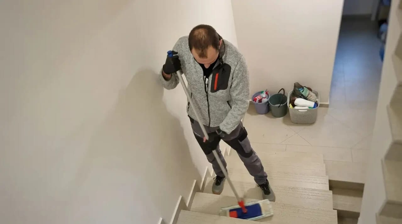 Почистване на жилищни входове, стълбища и общи части - WunderClean